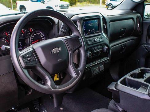 Used 2022 Chevrolet Silverado 1500 Custom Trail Boss AWD/4WD image 15