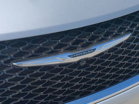 New 2026 Chrysler Pacifica Select image 13