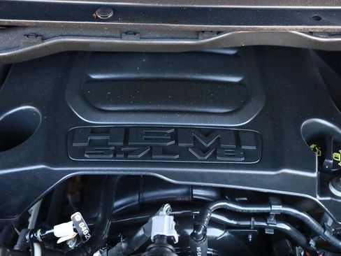 Used 2020 RAM 1500 Big Horn AWD/4WD image 11