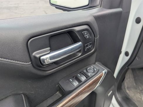 Used 2021 Chevrolet Silverado 1500 High Country w/ Technology Package image 18