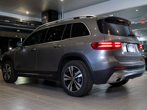 Used 2026 Mercedes-Benz GLB 250 4MATIC image 4