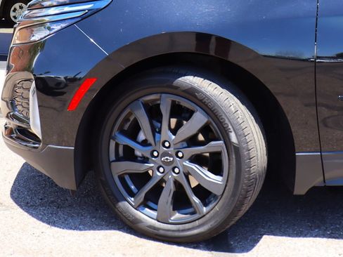 Used 2022 Chevrolet Equinox RS w/ RS Leather Package FWD image 5