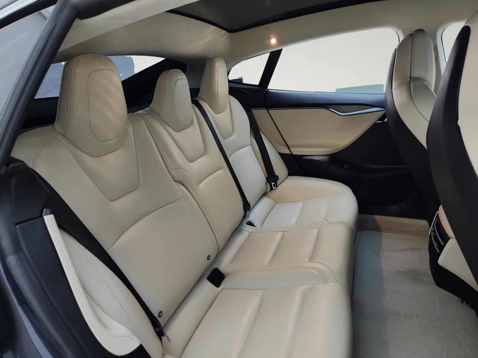 Used 2019 Tesla Model S Performance AWD/4WD image 29