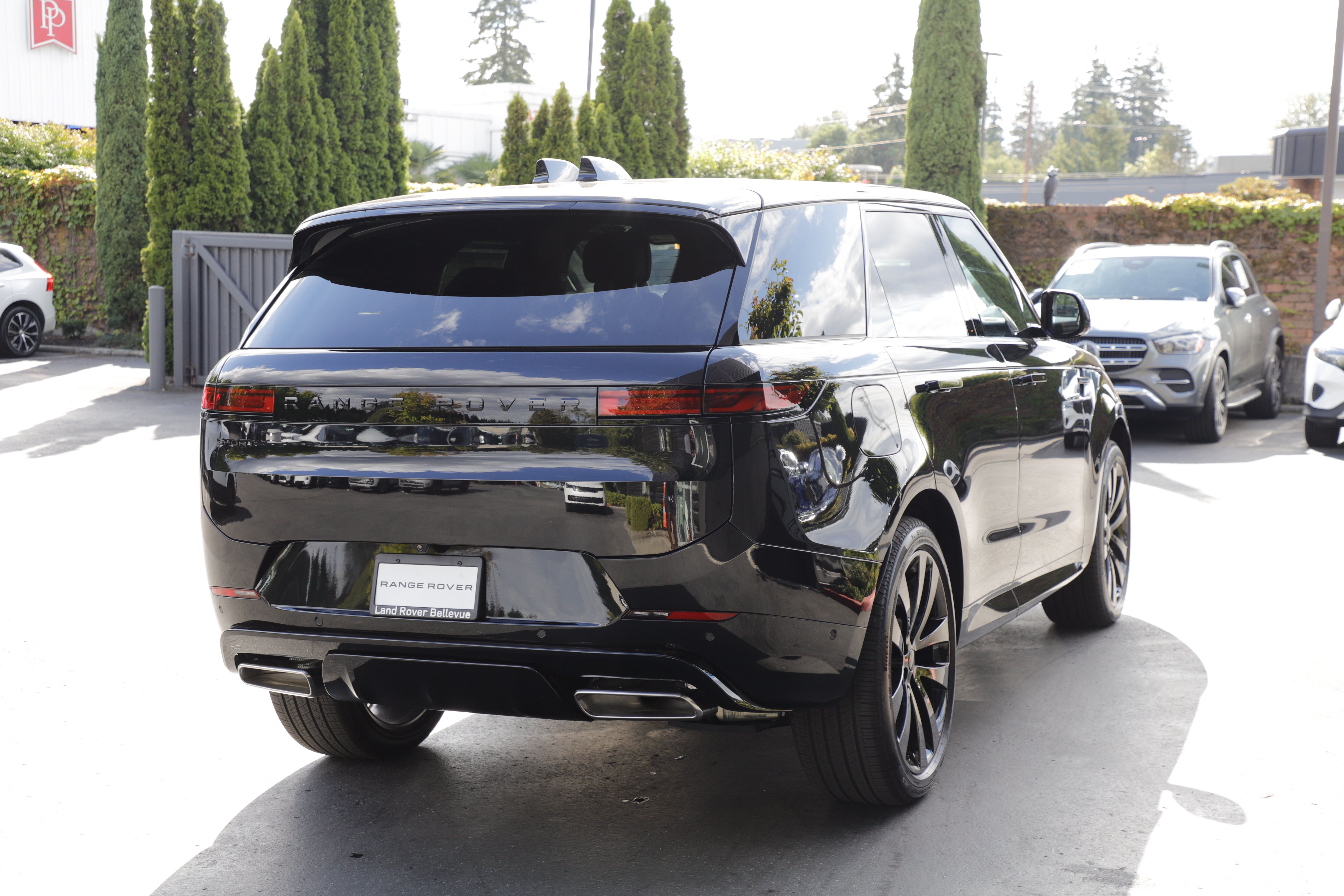 New 2026 Land Rover Range Rover Sport Dynamic SE AWD/4WD image 7