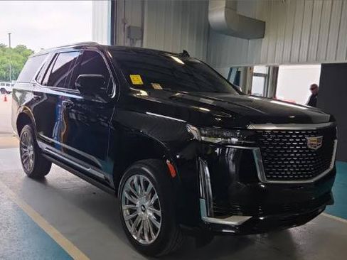 Used 2021 Cadillac Escalade Premium Luxury w/ Driver Assist Tech Package AWD/4WD image 2