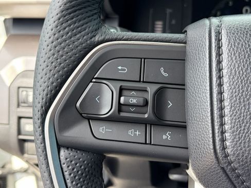Used 2025 Toyota Tacoma SR5 AWD/4WD image 19