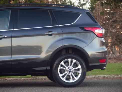 Used 2017 Ford Escape SE w/ Equipment Group 201A image 31