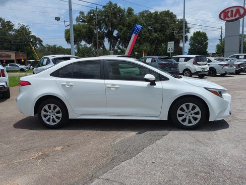 Used 2024 Toyota Corolla LE FWD image 4