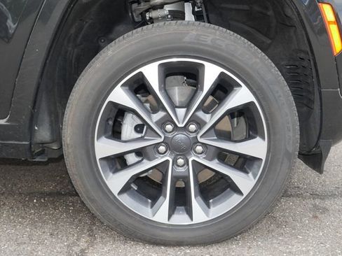 Used 2023 Jeep Grand Cherokee Overland AWD/4WD image 5