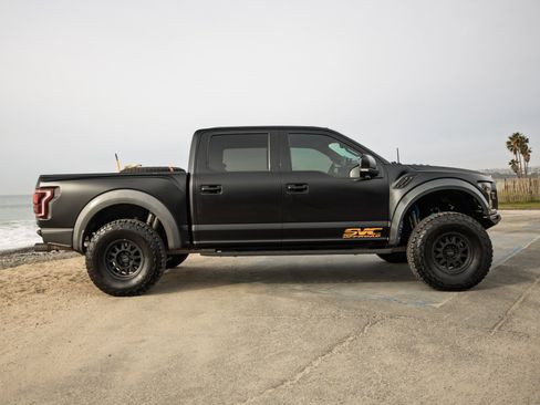 Used 2018 Ford F150 Raptor w/ Equipment Group 802A Luxury image 4