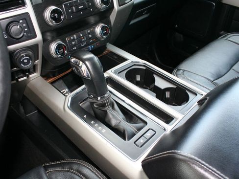 Used 2020 Ford F150 Lariat w/ Equipment Group 502A Luxury AWD/4WD image 18