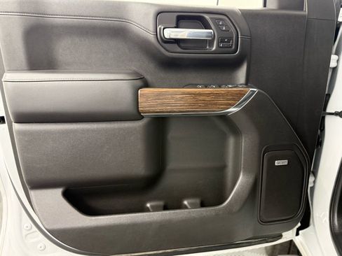 Used 2021 Chevrolet Silverado 1500 High Country w/ Technology Package image 14