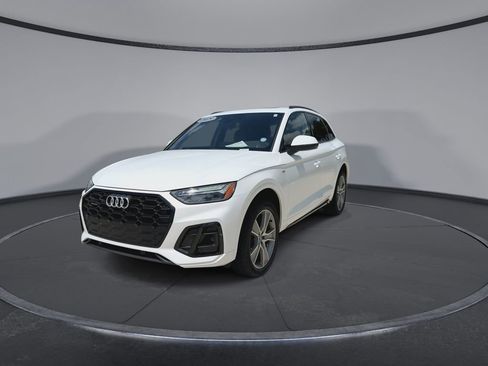 Used 2025 Audi Q5 2.0T Premium w/ Convenience Plus Package AWD/4WD image 4