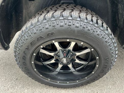 Used 2014 RAM 1500 Express AWD/4WD image 2