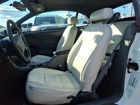 Used 2000 Ford Mustang Convertible image 9