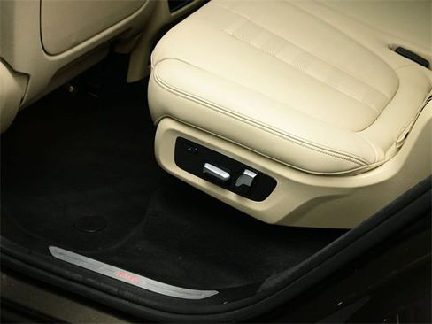 Used 2021 BMW X7 xDrive40i w/ Premium Package image 19