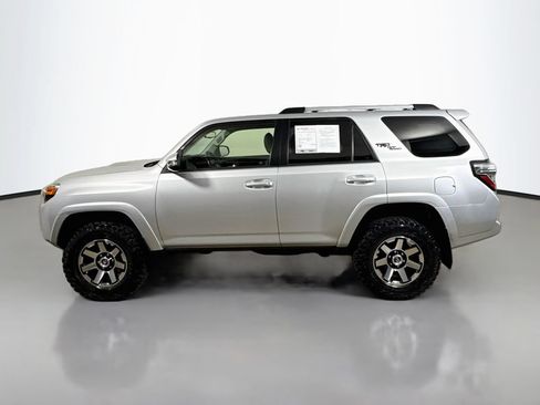 Used 2018 Toyota 4Runner TRD Off-Road Premium w/ Convenience Package AWD/4WD image 4