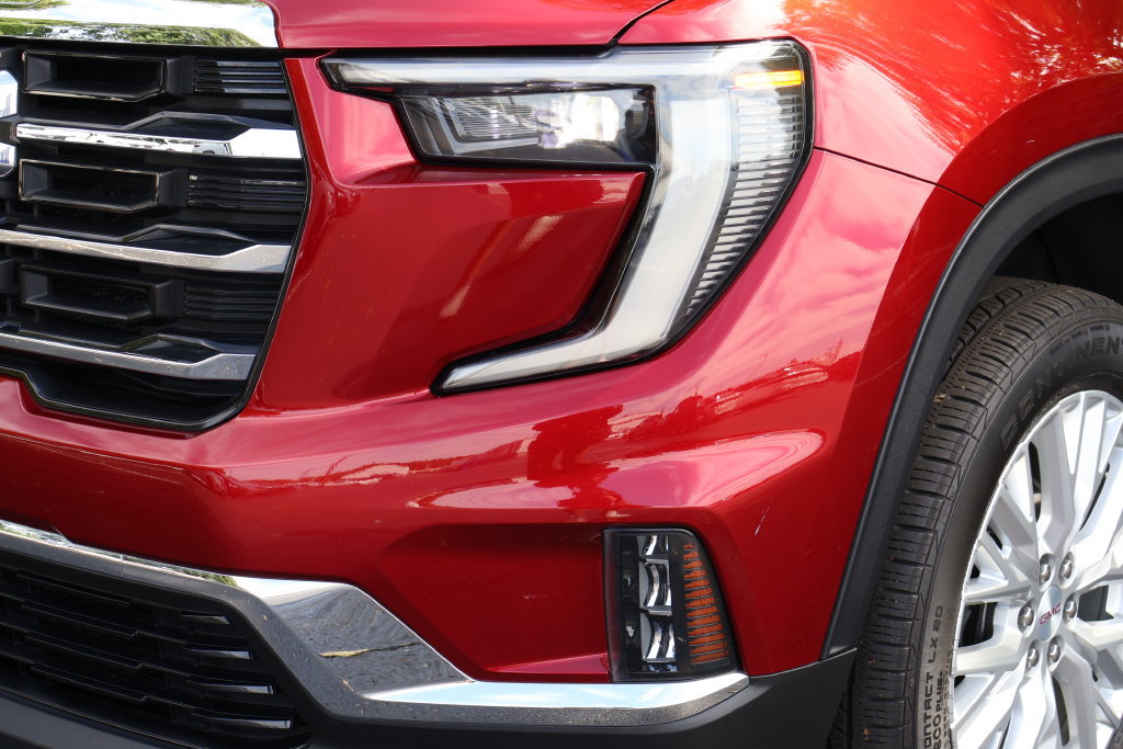 Certified 2024 GMC Acadia Elevation FWD image 3