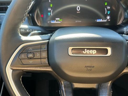 Used 2022 Jeep Grand Cherokee Limited 4xe image 21