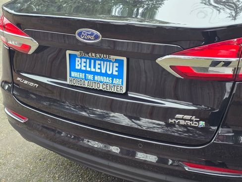 Used 2019 Ford Fusion SEL image 13