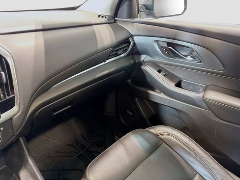 Used 2020 Chevrolet Traverse Premier FWD image 24