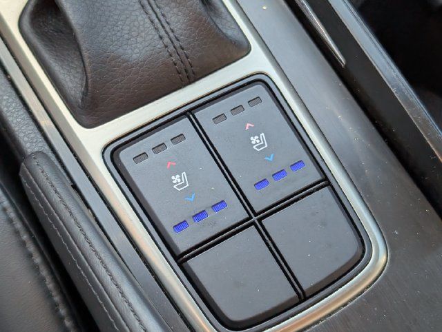 Used 2014 Hyundai Azera Limited FWD image 25