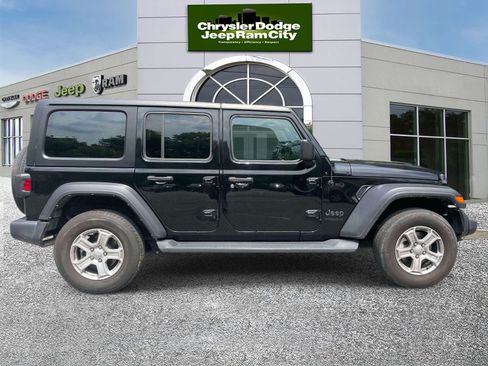 Used 2022 Jeep Wrangler Unlimited Sport AWD/4WD image 5