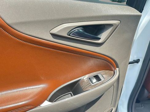 Used 2018 Chevrolet Malibu Premier w/ Premier Sun and Wheel Package image 15