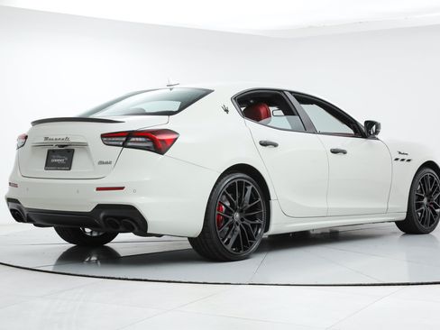 Certified 2023 Maserati Ghibli Modena RWD image 5