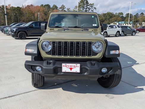 Used 2025 Jeep Wrangler Sport image 2