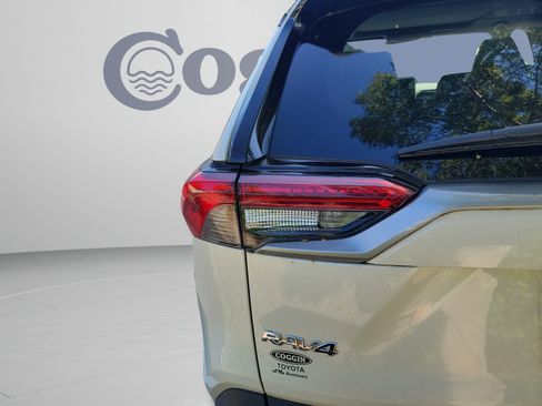 Certified 2022 Toyota RAV4 Limited AWD/4WD image 23