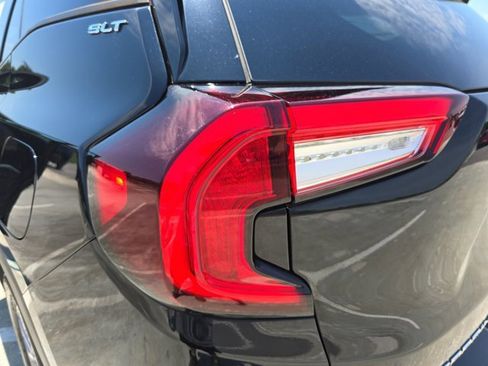 Used 2022 GMC Terrain SLT w/ Infotainment Package II image 34