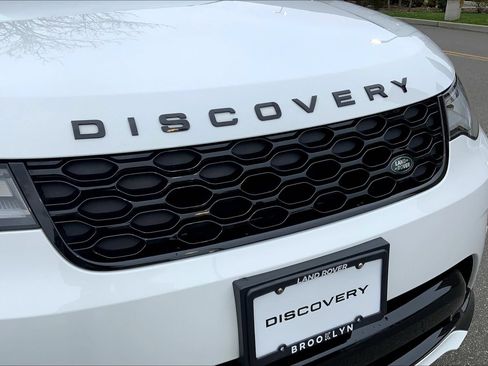 Certified 2025 Land Rover Discovery Dynamic SE AWD/4WD image 30