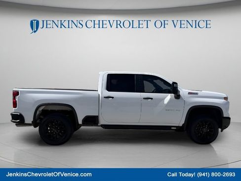 Used 2025 Chevrolet Silverado 2500 Custom w/ Custom Value Package AWD/4WD image 3