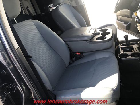 Used 2018 RAM 2500 Tradesman w/ Chrome Appearance Group image 23