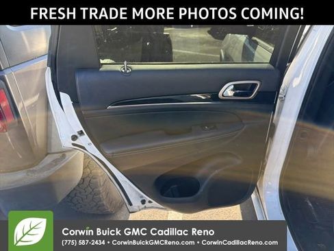Used 2014 Jeep Grand Cherokee Overland w/ Advanced Technology Group image 2