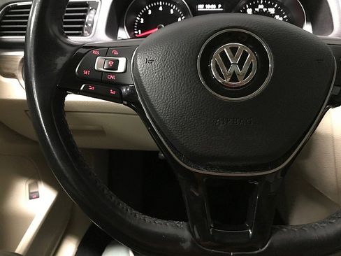 Used 2018 Volkswagen Passat 2.0T SE FWD image 23