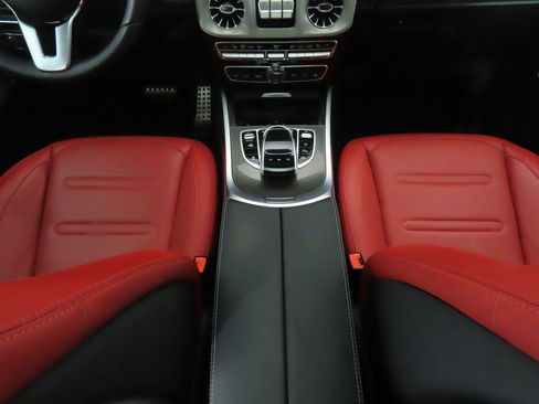 Used 2024 Mercedes-Benz G 550 image 17