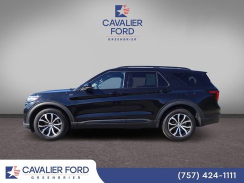 Used 2025 Ford Explorer ST-Line AWD/4WD image 4
