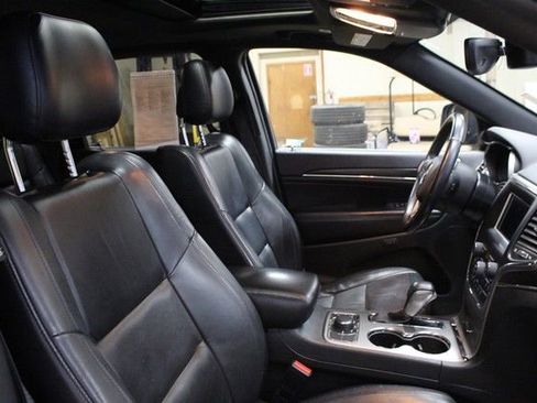 Used 2018 Jeep Grand Cherokee Limited image 12