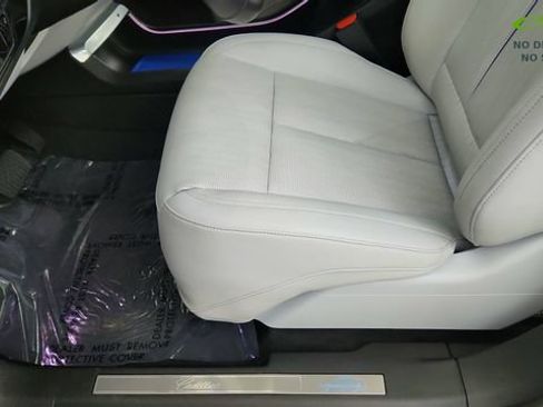 Used 2024 Cadillac Lyriq Luxury RWD image 36
