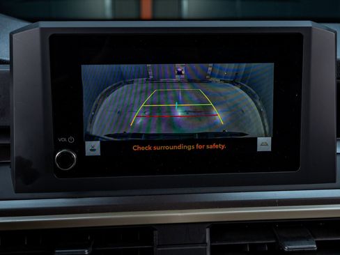 Used 2025 Toyota Tacoma TRD Off-Road image 27