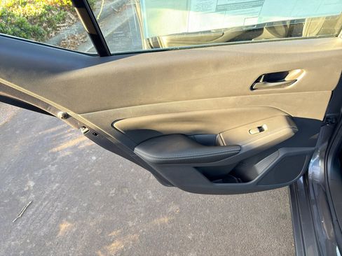 New 2025 Nissan Altima 2.5 SV image 28