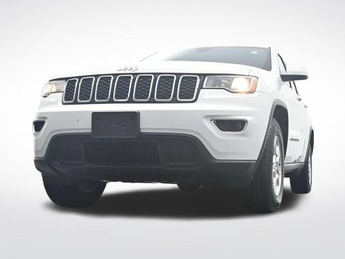 Used 2017 Jeep Grand Cherokee Laredo AWD/4WD image 30