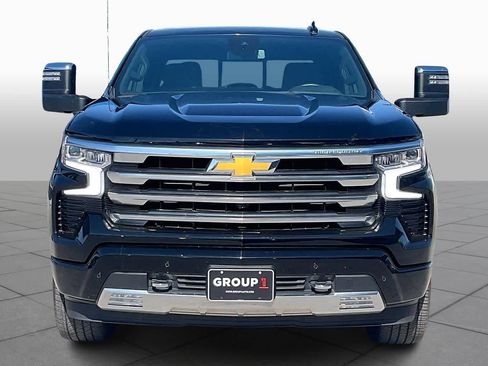 Used 2025 Chevrolet Silverado 1500 High Country w/ High Country Premium Package AWD/4WD image 4