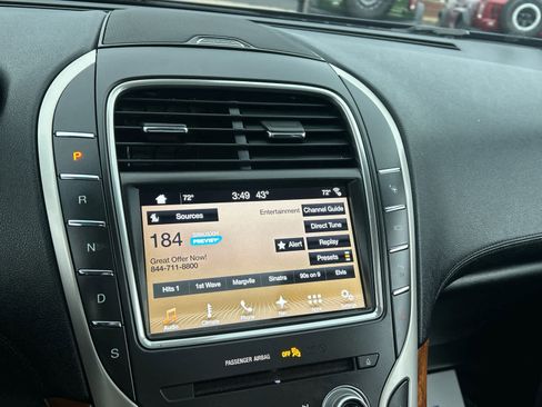 Used 2017 Lincoln MKX Reserve w/ Driver Assistance Package image 32