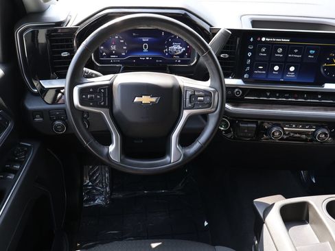 Used 2025 Chevrolet Silverado 2500 LT w/ Convenience Package AWD/4WD image 17