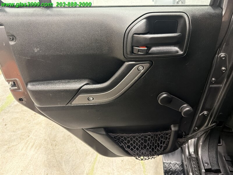 Used 2017 Jeep Wrangler Unlimited Sport w/ Connectivity Group AWD/4WD image 27