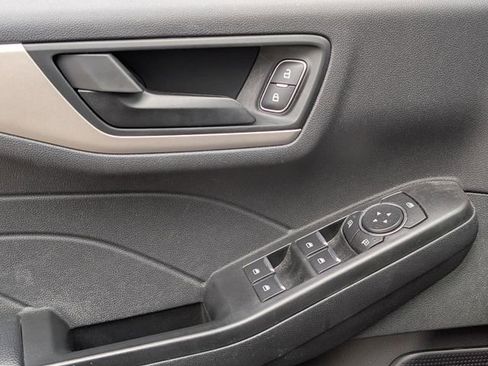 Used 2022 Ford Escape SE w/ SE Sport Appearance Package FWD image 21