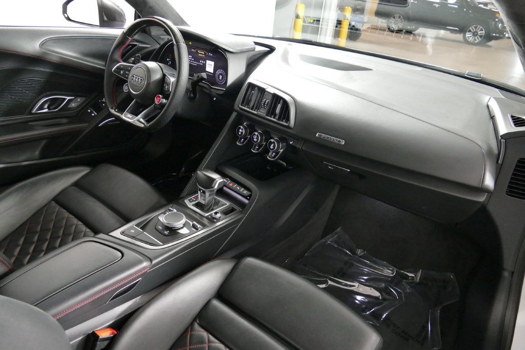 Used 2017 Audi R8 V10 w/ Carbon Exterior Package AWD/4WD image 36
